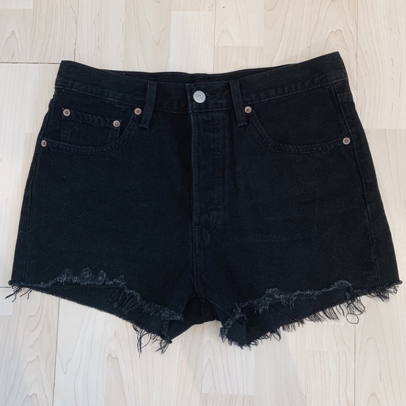 Levi’s Black Distressed Cut-Off Shorts - Picture 1 of 2